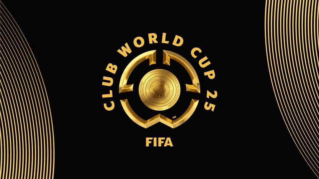 Trofi FIFA Club World Cup berkilau emas di atas latar hitam elegan.