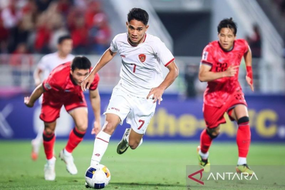 Marselino Ferdinan menceritakan antusiasme luar biasa masyarakat Indonesia terhadap sepak bola, dibandingkan dengan Brasil.