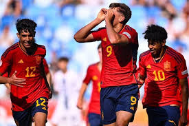 Gambar tim sepak bola Spanyol merayakan kemenangan dengan penuh semangat setelah mencetak gol di kualifikasi Piala Dunia 2026