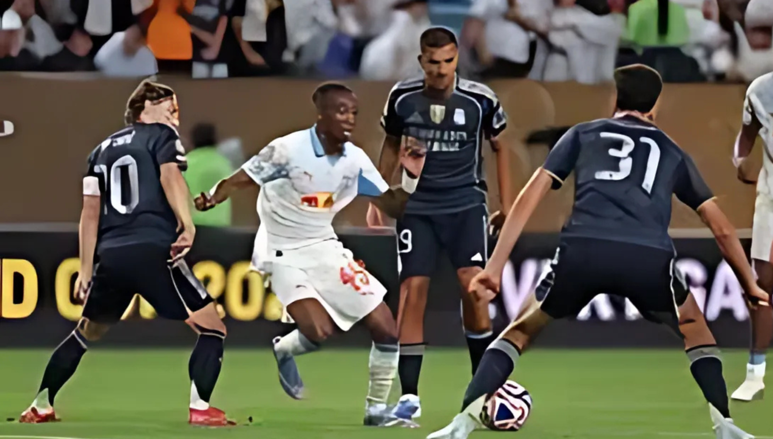 Pemain Real Madrid merayakan gol ke gawang FC Salzburg dalam laga Piala Dunia Antarklub 2025