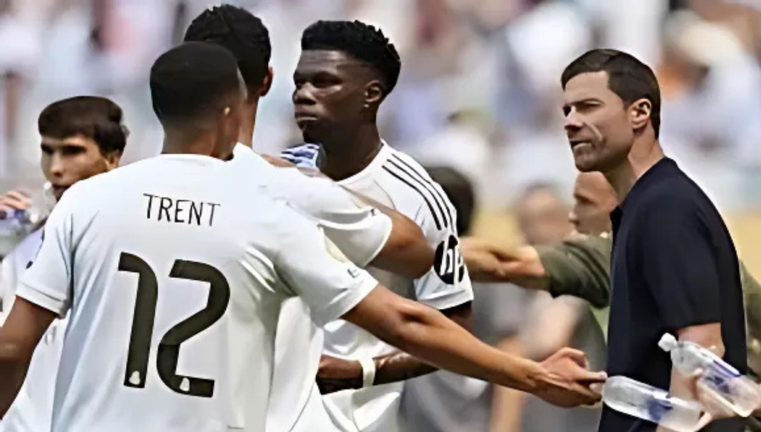 Pemain Real Madrid merayakan gol bersama di tengah lapangan saat pertandingan La Liga