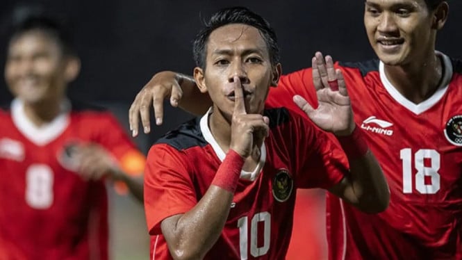 Pemain Persib berpamitan kepada Bobotoh sebelum bergabung ke Timnas U-23 Indonesia
