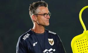 Gerald Vanenburg, pemain muda Indonesia, siap bersaing di Kualifikasi Piala Asia U-23 2026, sementara Malaysia mengumumkan skuad untuk turnamen tersebut.