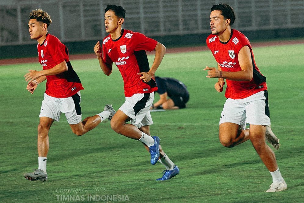 Pemain Timnas U-23 Indonesia sedang menjalani sesi latihan intensif sebagai bagian dari persiapan menghadapi Kualifikasi Piala Asia U-23 2026.