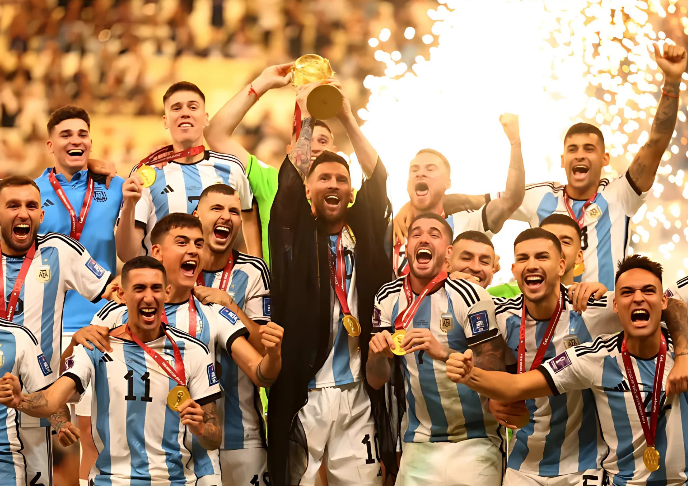 Skuad Timnas Argentina berlatih jelang Piala Dunia 2026, menampilkan Lionel Messi bersama pemain muda berbakat di lapangan hijau.