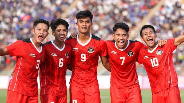 Pemain Timnas Indonesia U-22 merayakan kemenangan di SEA Games.