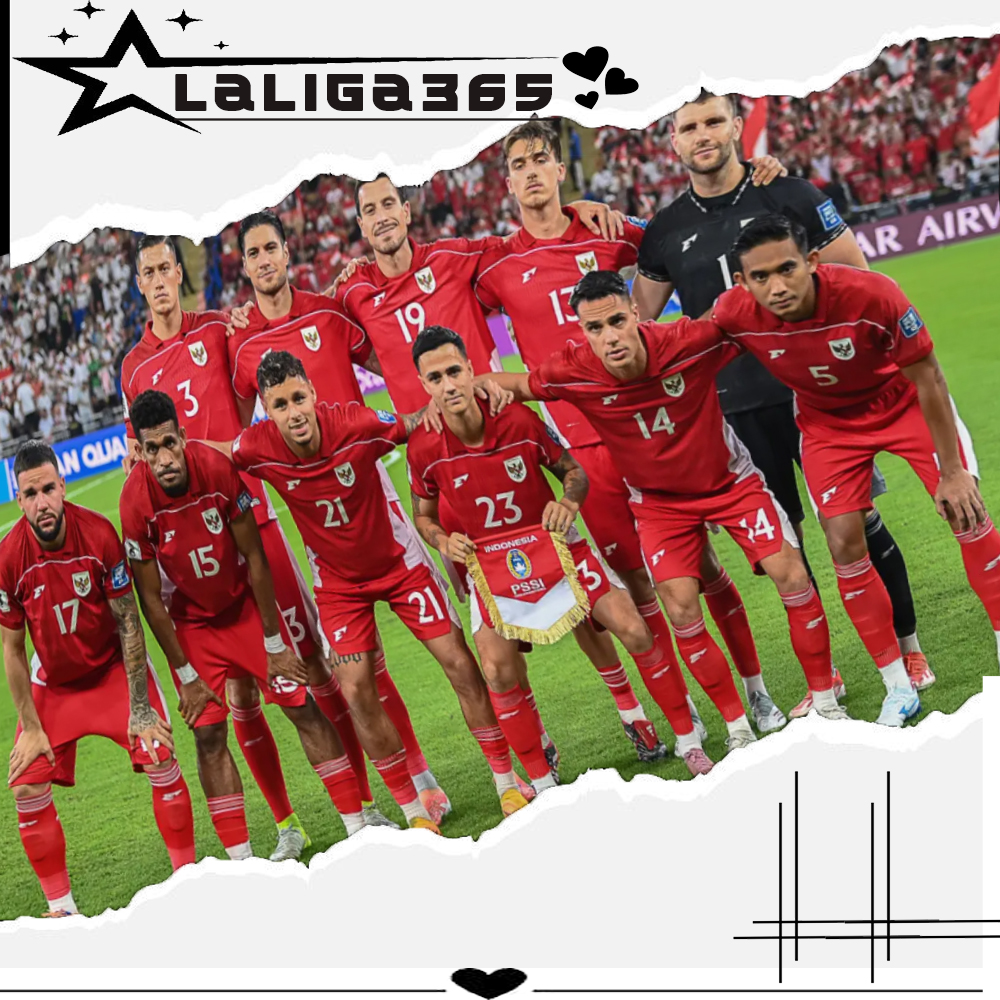 Para pemain Timnas Indonesia berpose untuk foto bersama sebelum pertandingan babak keempat Grup B Kualifikasi Piala Dunia 2026 zona Asia antara Irak dan Indonesia di Stadion Alinma Bank, King Abdullah Sports City, Jeddah, Arab Saudi, Minggu (12-10-2025) dini hari WIB. (Foto AP/Ali Issa)
