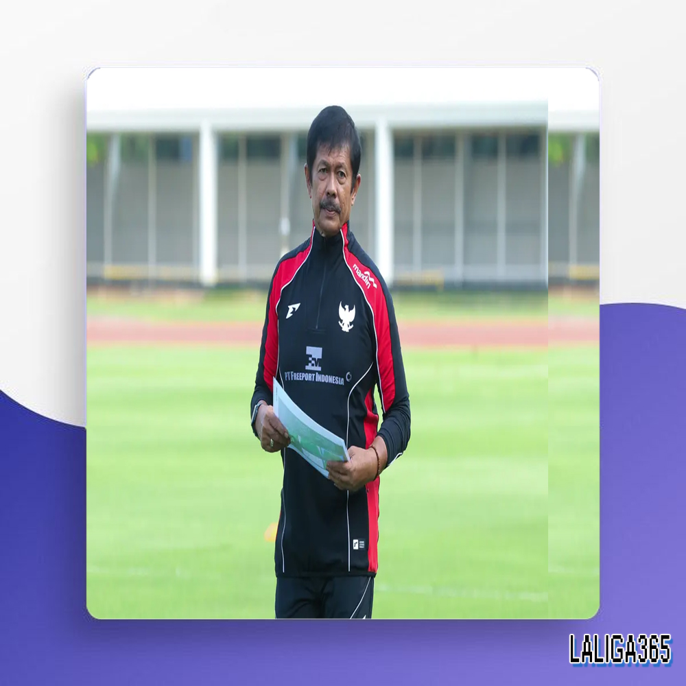 Pelatih Garuda Muda, Indra Sjafri, memimpin langsung latihan perdana di Stadion Madya, Jakarta Pusat, pada Jumat (3/10/2025) sore WIB. 