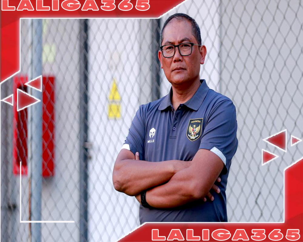 Kepala Badan Tim Nasional (BTN), Sumardji memberikan keterangan di depan wartawan saat latihan perdana Timnas Indonesia U-23 untuk Piala AFF U-23 di Lapangan A, Senayan, Jakarta, Kamis (10/08/2023).