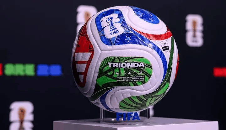 Bola Resmi Piala Dunia 2026 TRIONDA dengan Teknologi VAR