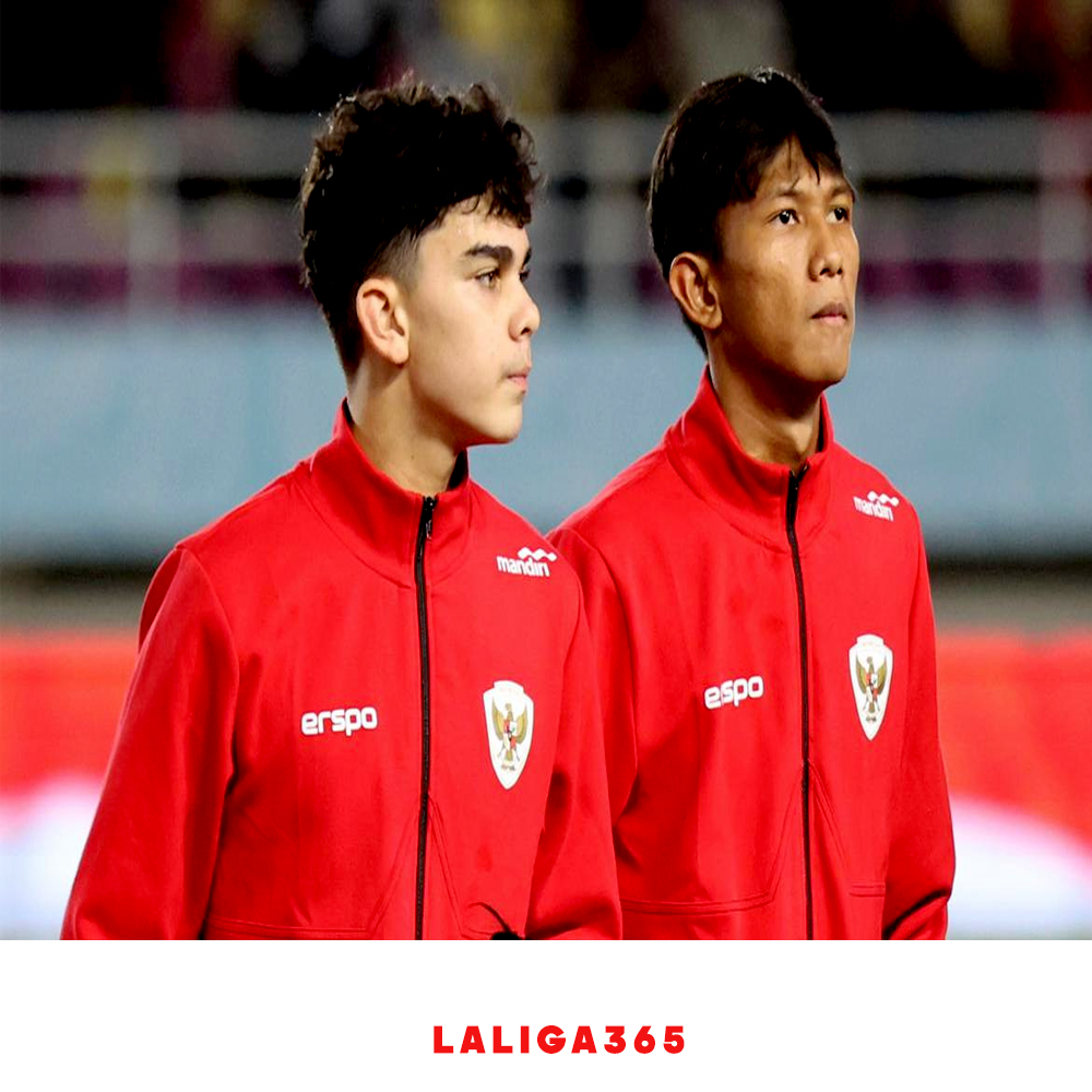 Pemain Timnas Indonesia, Matthew Baker saat bersiap untuk laga semifinal Piala AFF U-16 2024 melawan Australia di Stadion Manahan, Solo, Senin (01/07/2024).